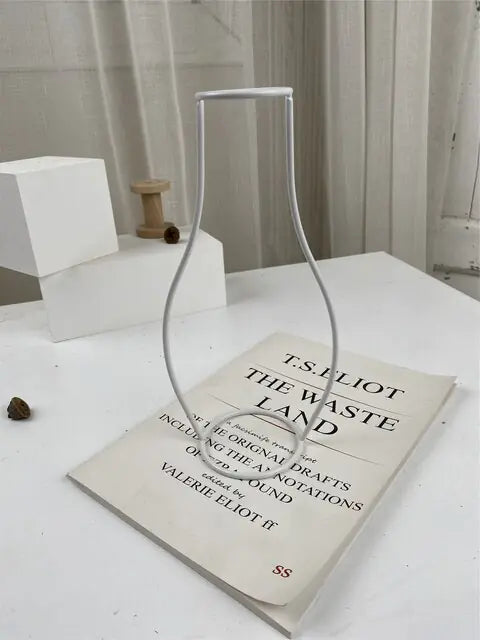 Minimalistic Iron Stem Holder