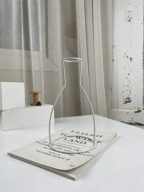 Minimalistic Iron Stem Holder